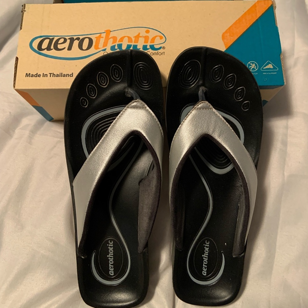Aeothotic flip flops with arch support